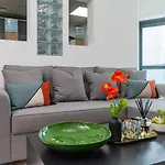 Close To Metro - Perfect For Groups