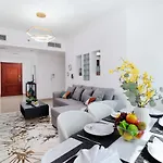 Close To Metro - Perfect For Groups
